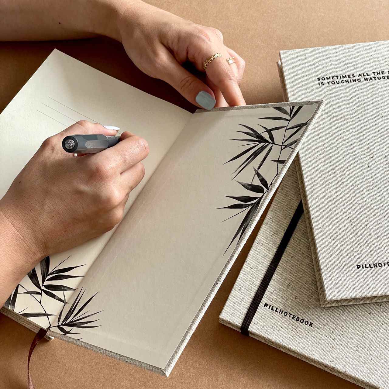 دفترنیچر22*14پیل جلدسخت دوختی جلدپارچه ای