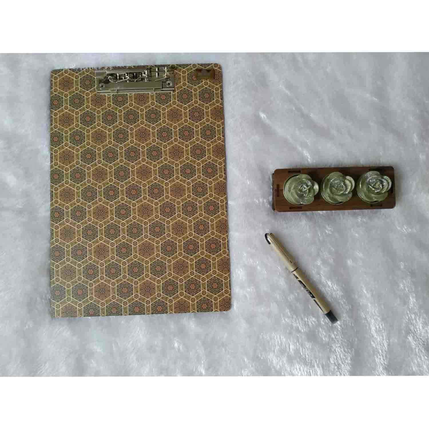 تخته شاسی a4 چوبی ارژن