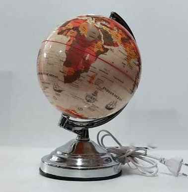 کره جغرافیایی سایز20 پایه کلاسیک چراغ دار کرم لاتین ایده 