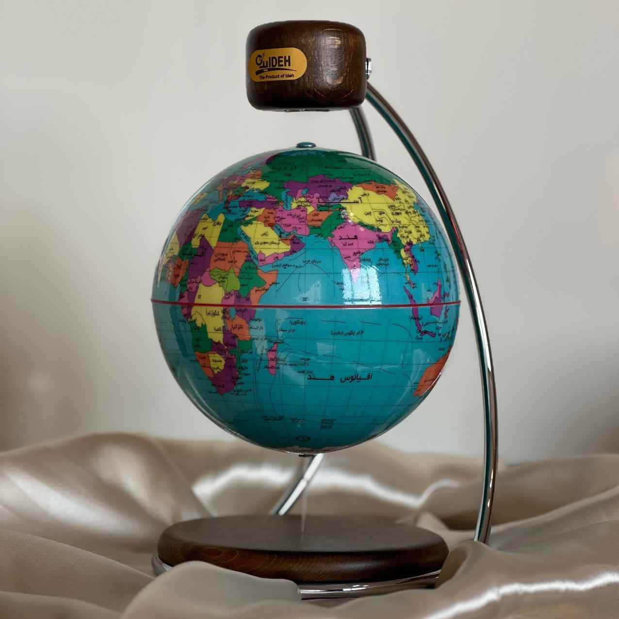 کره جغرافیایی سایز14 پایه چوبی بیضی مغناطیس/ معلق ایده کد121 