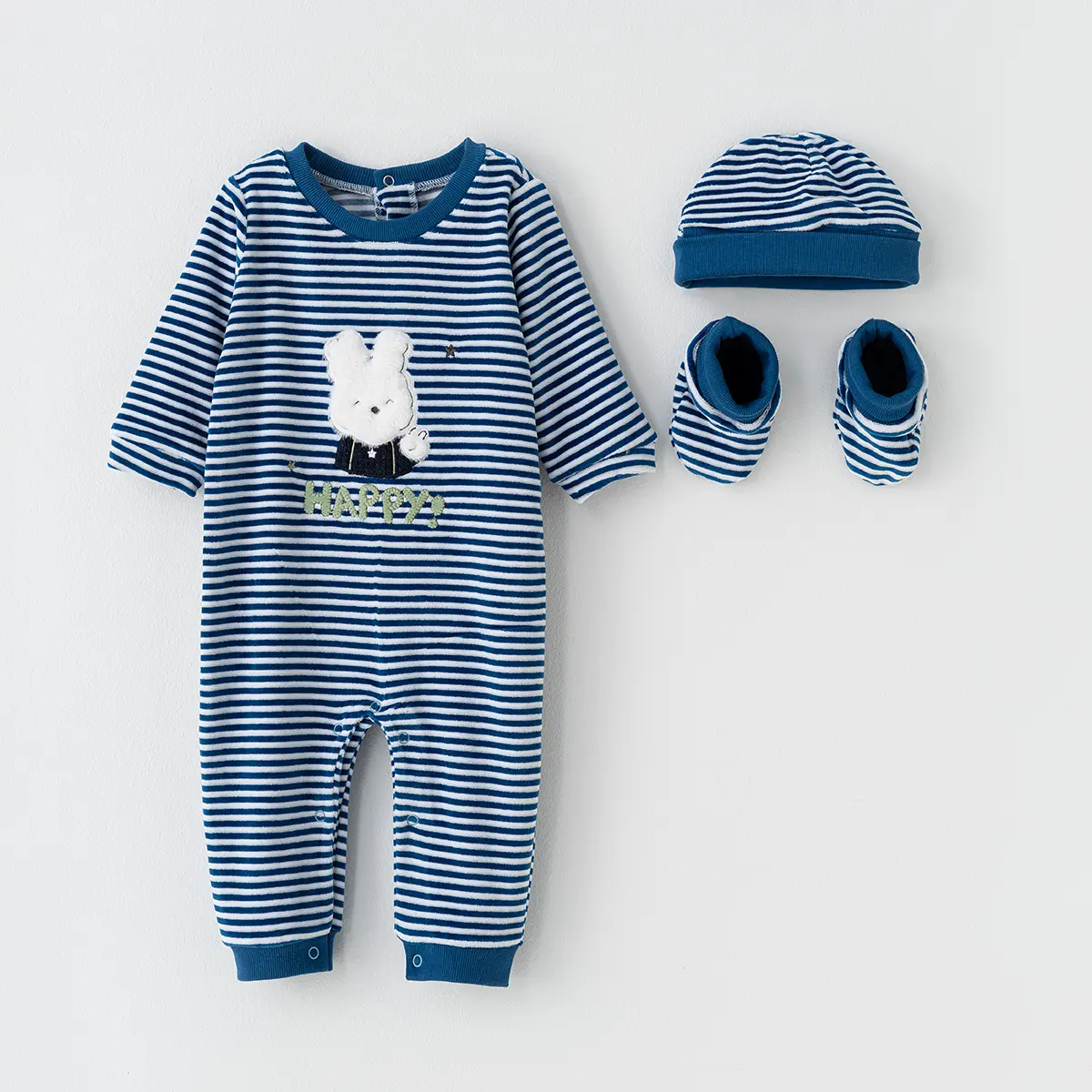 سرهمی مخمل پسرانه با کلاه طرح راه راه هپی کد 421159