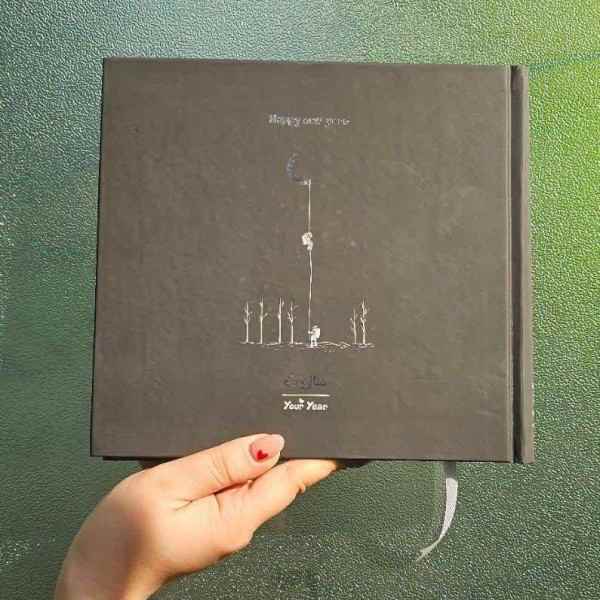 سررسید 1404 جلد مخمل مشکی راوی‎نوت یک جلد