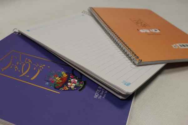 دفتر 50 برگ فنری جلد ویژه طلاکوب امیددیمو